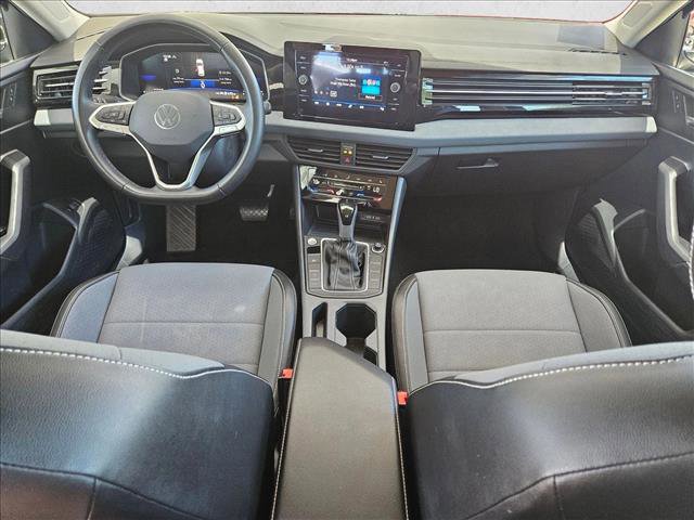 Used 2025 Volkswagen Jetta SE image 17