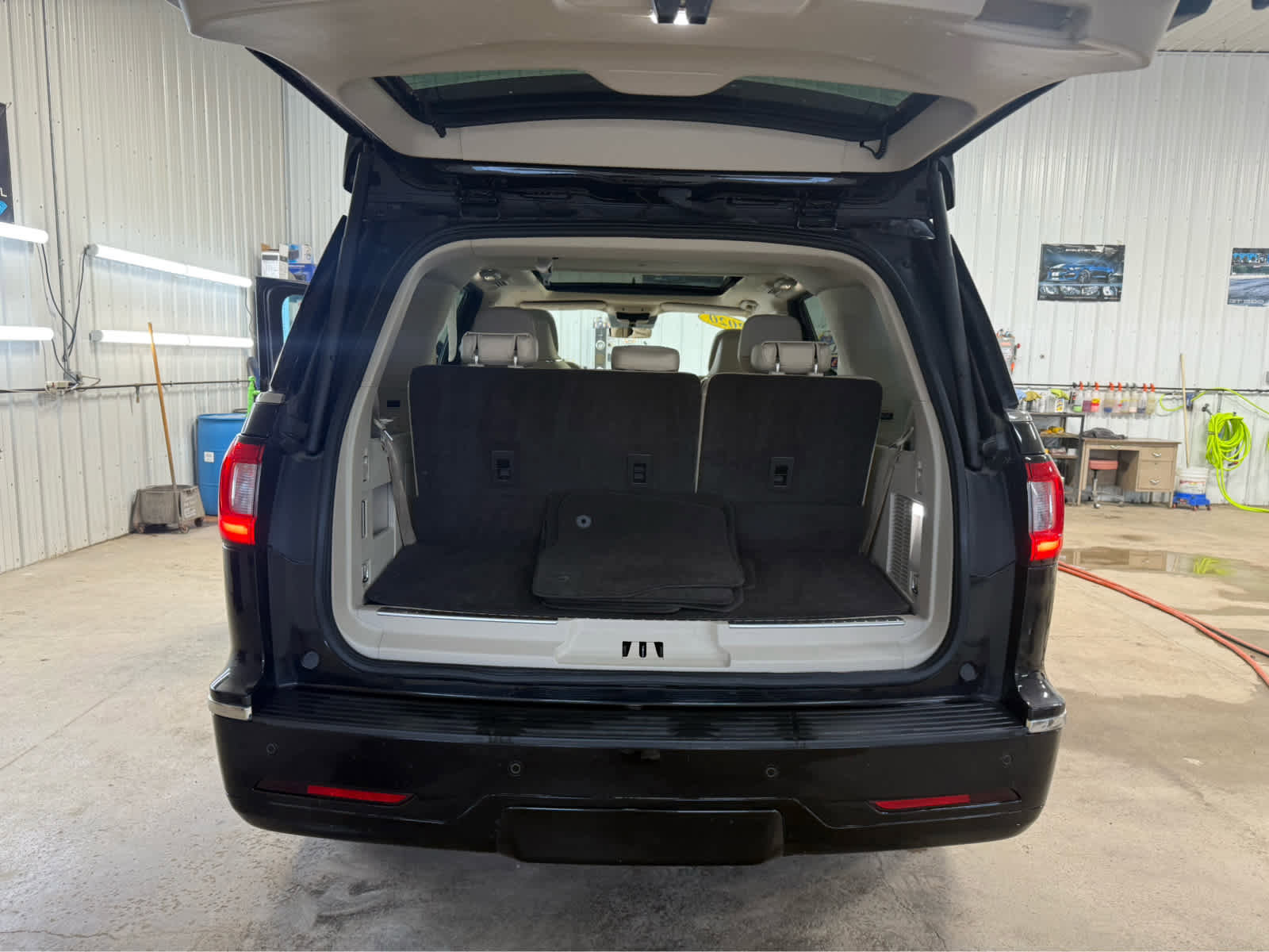 Used 2020 Lincoln Navigator Reserve w/ Equipment Group 208A Reserve image 19