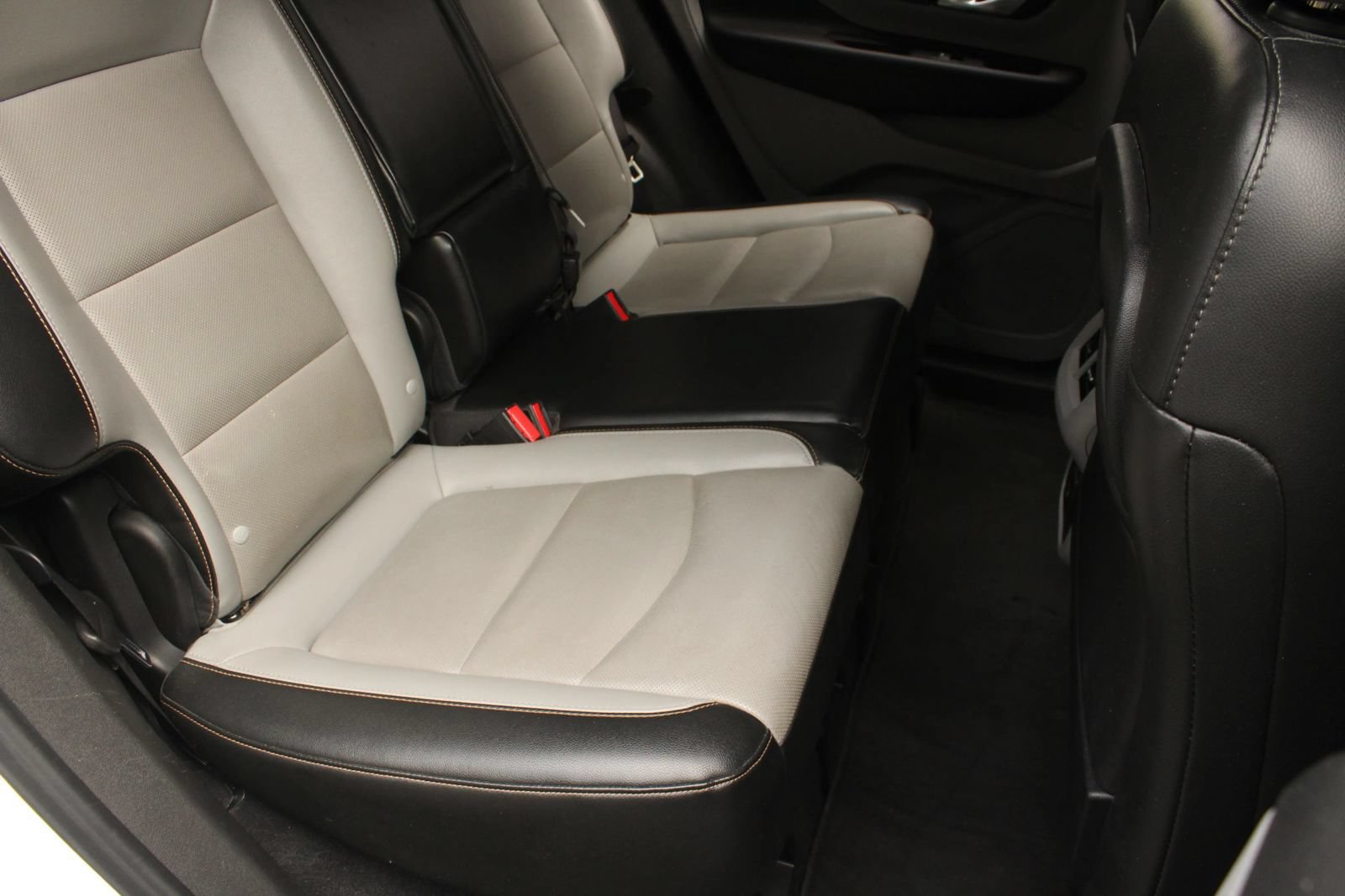 Used 2020 GMC Terrain SLT FWD image 23