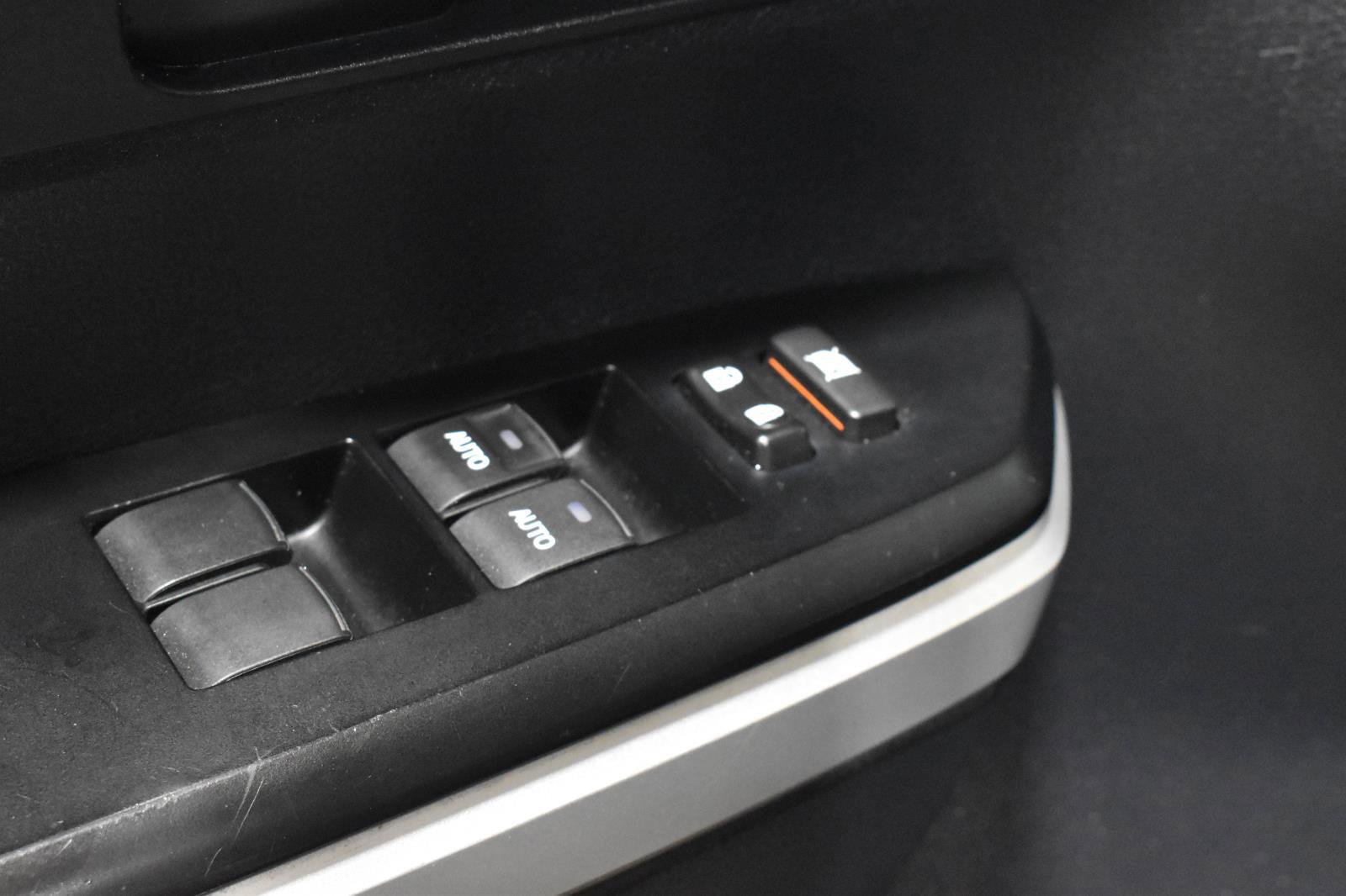 Used 2015 Toyota Tundra Limited image 12