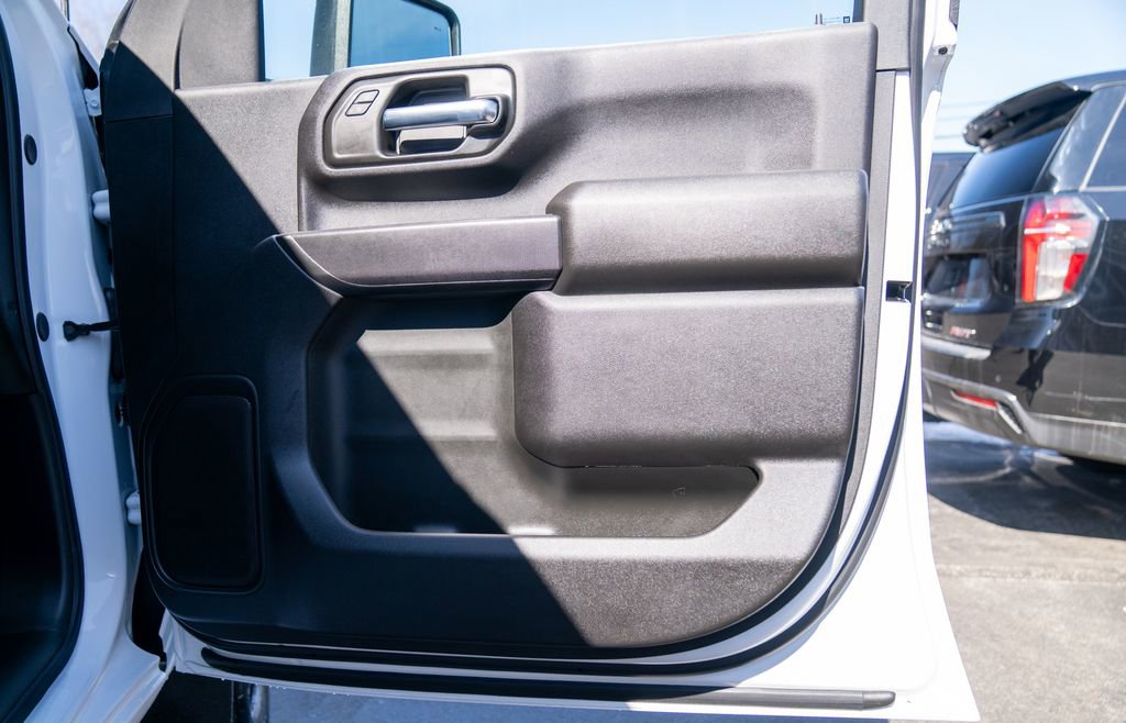 Used 2025 Chevrolet Silverado 2500 Custom w/ Custom Value Package image 11