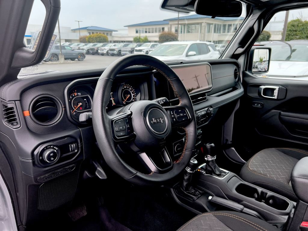 Used 2024 Jeep Gladiator Mojave w/ Safety Group image 10
