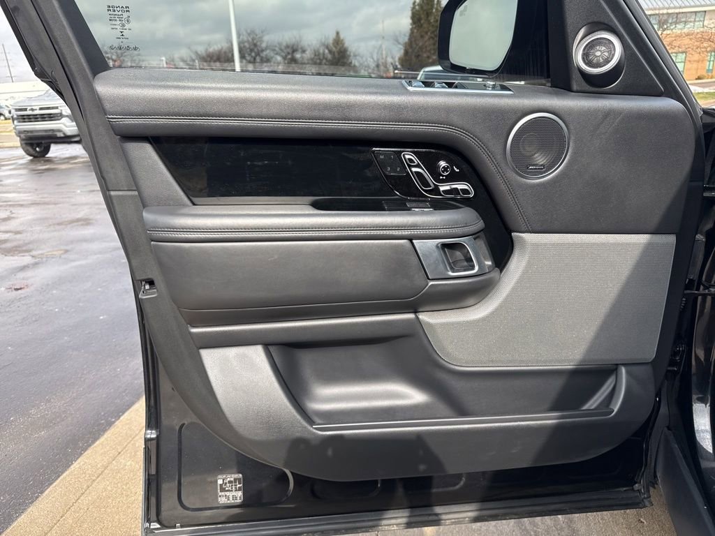 Used 2019 Land Rover Range Rover Long Wheelbase Supercharged image 15