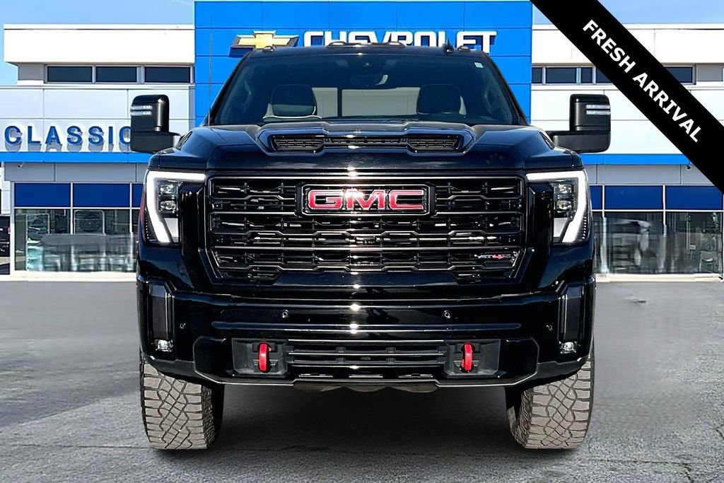 Used 2024 GMC Sierra 2500 AT4X image 2