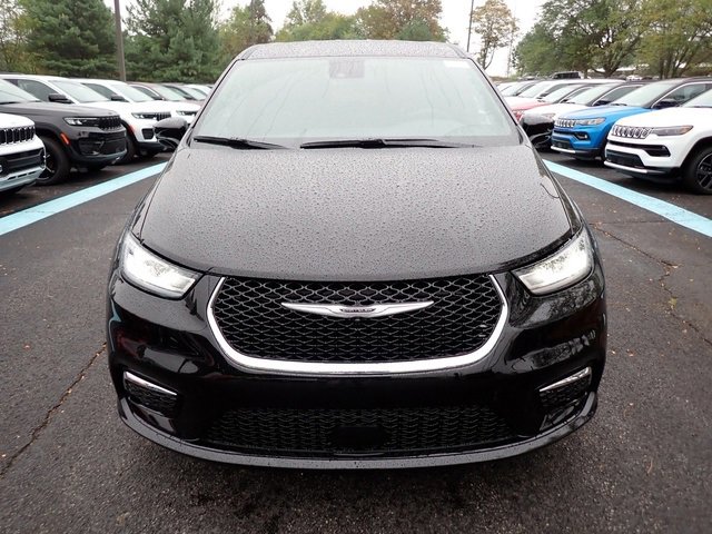 New 2026 Chrysler Pacifica Select image 10