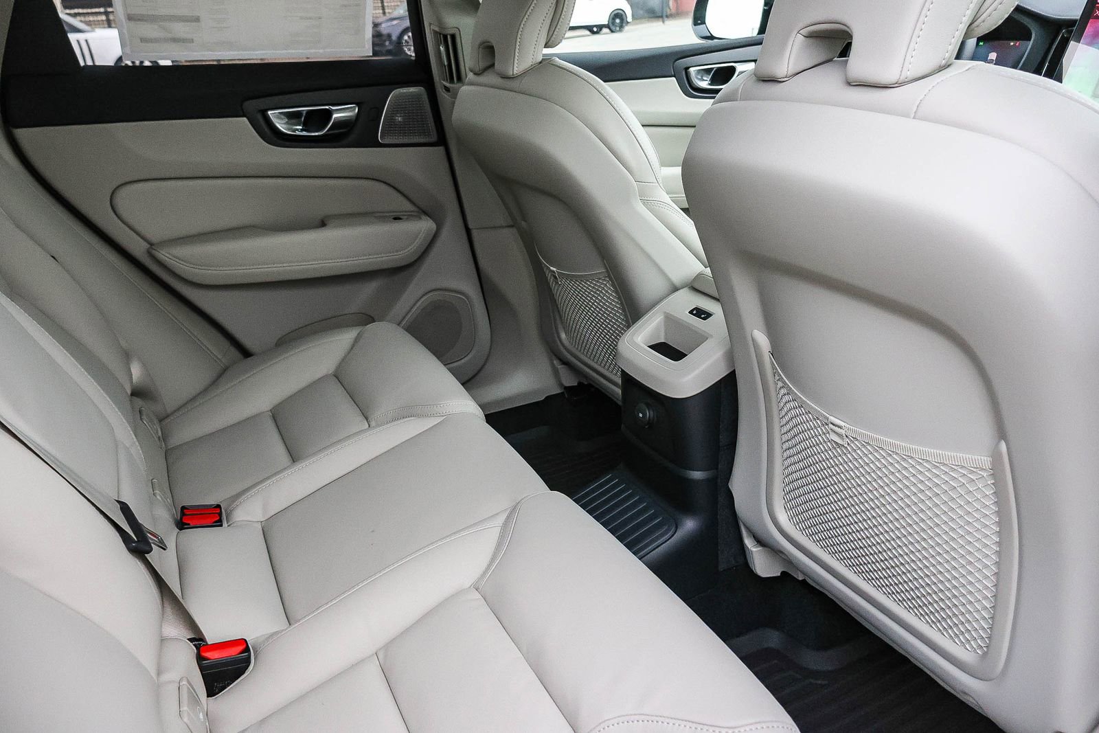 New 2026 Volvo XC60 T8 Ultra w/ Climate Package image 21