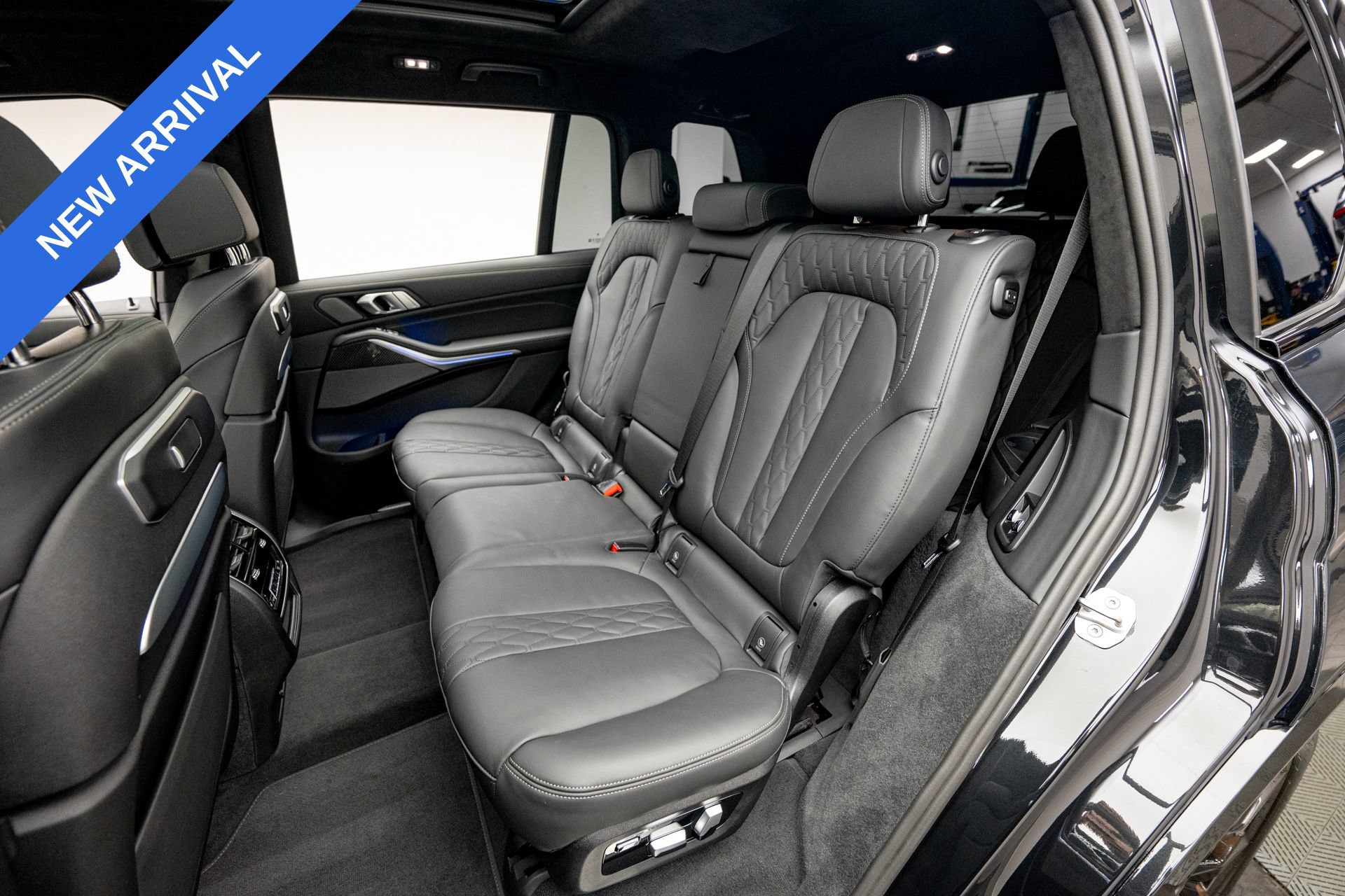 Used 2025 BMW X7 M60i w/ Executive Package AWD/4WD image 16