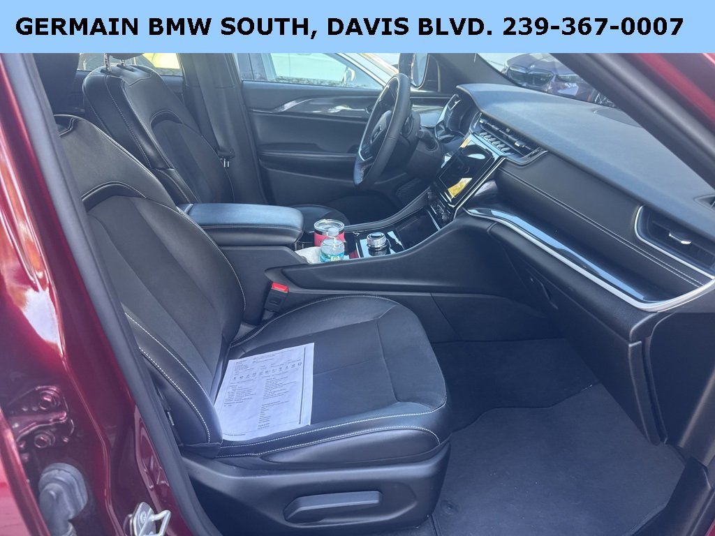 Used 2023 Jeep Grand Cherokee Altitude image 14