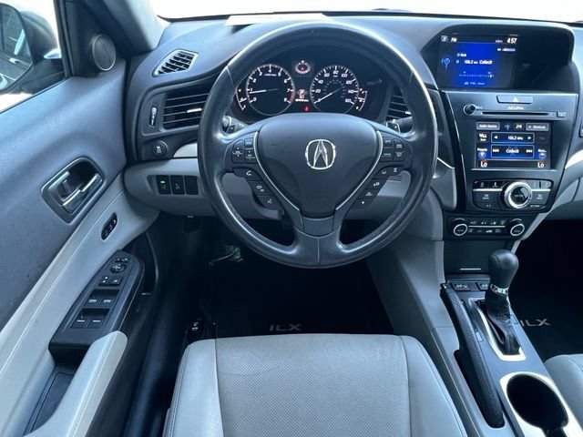 Used 2017 Acura ILX FWD image 10