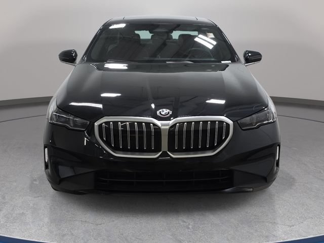 Certified 2024 BMW 530i xDrive w/ Premium Package AWD/4WD image 2