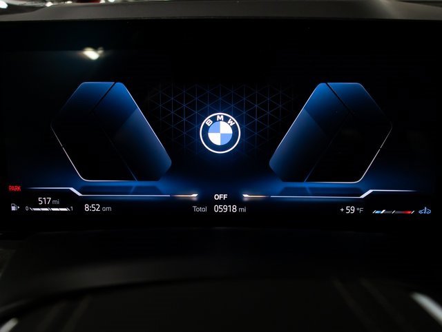 Used 2025 BMW X7 xDrive40i w/ Premium Package image 17