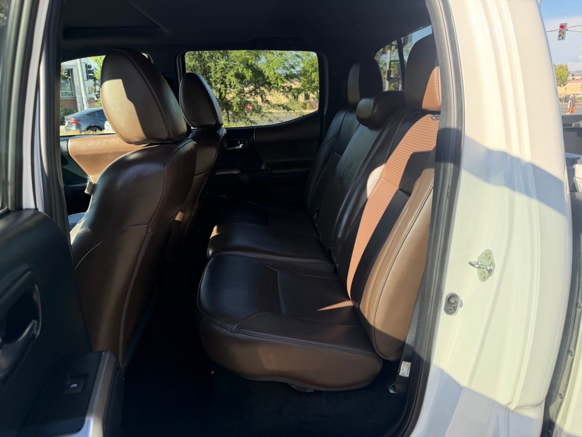 Used 2017 Toyota Tacoma Limited AWD/4WD image 22