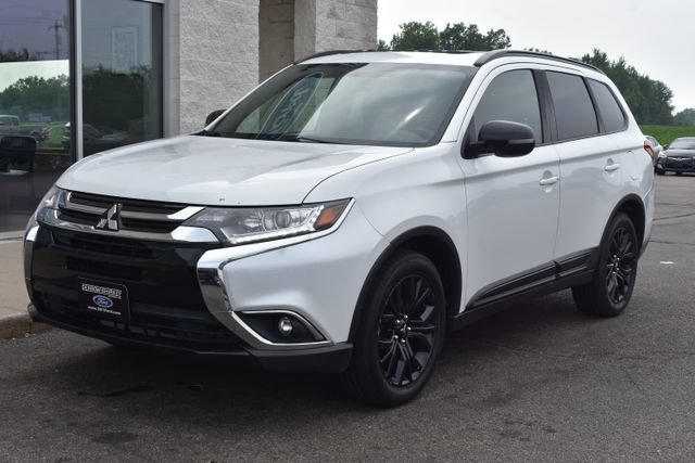 Used 2018 Mitsubishi Outlander LE AWD/4WD image 15