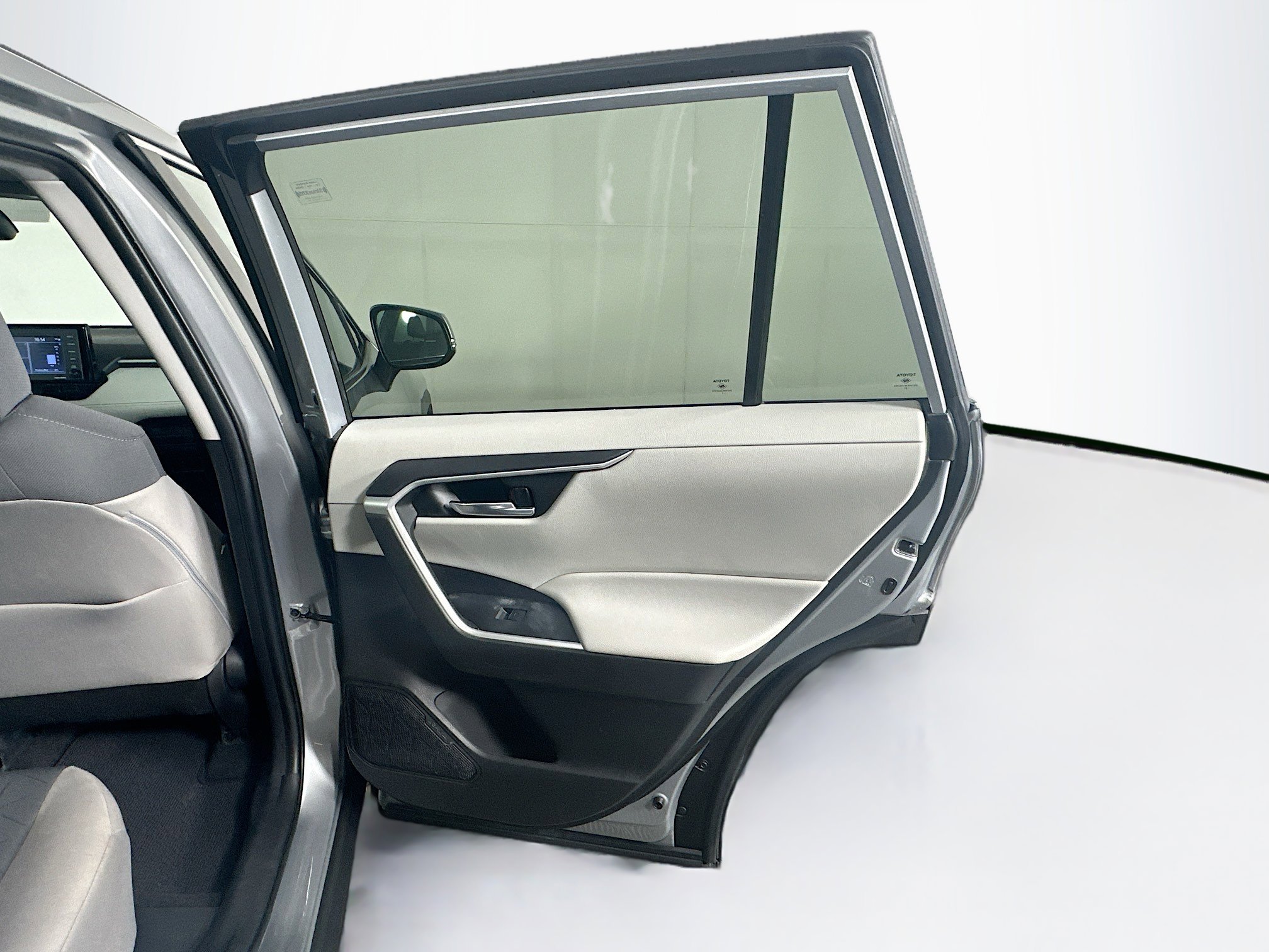 Used 2022 Toyota RAV4 XLE image 29