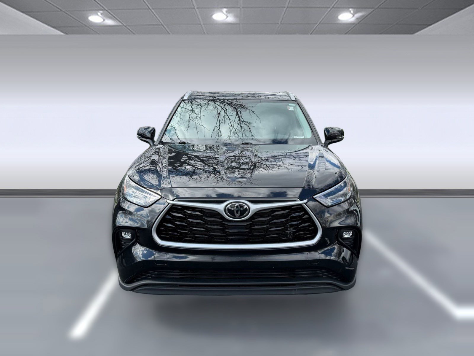 Used 2023 Toyota Highlander XLE image 4