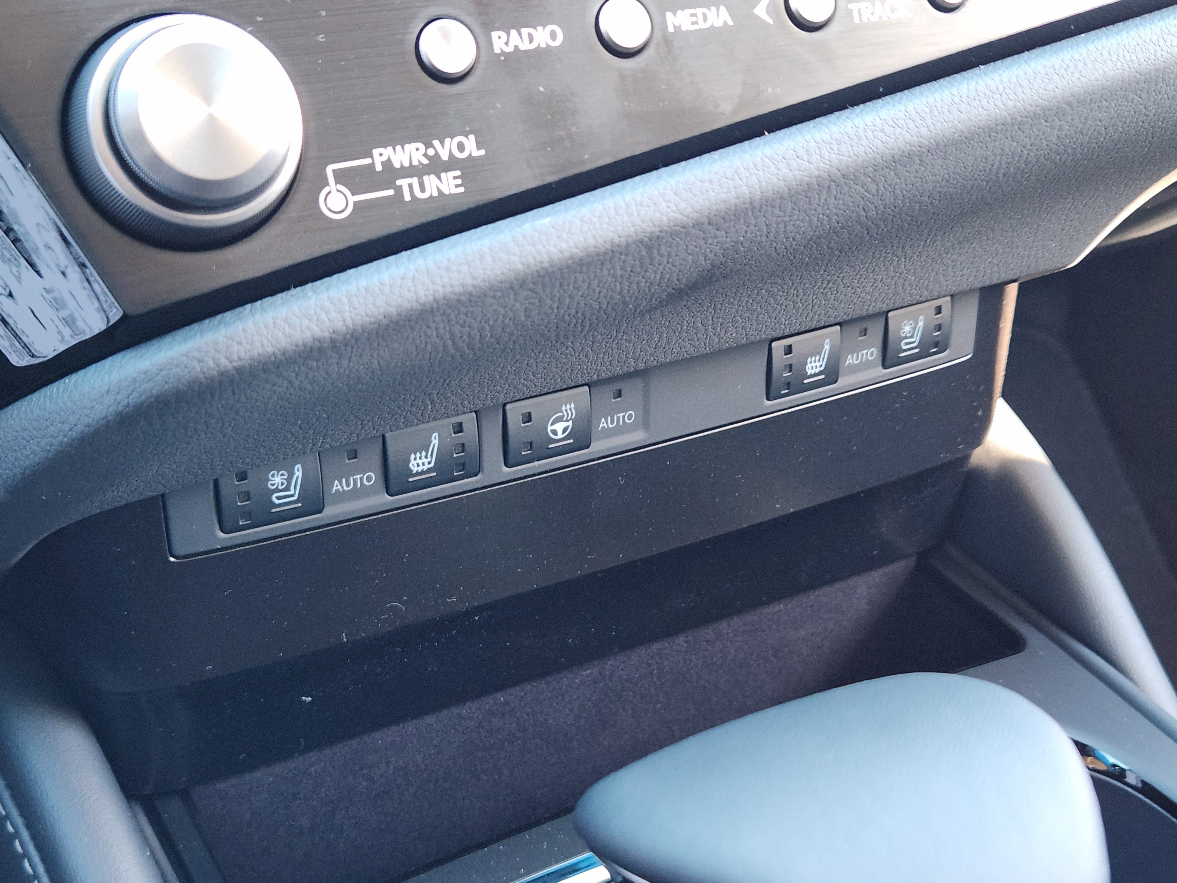 New 2025 Lexus ES 350 w/ Premium Package image 13