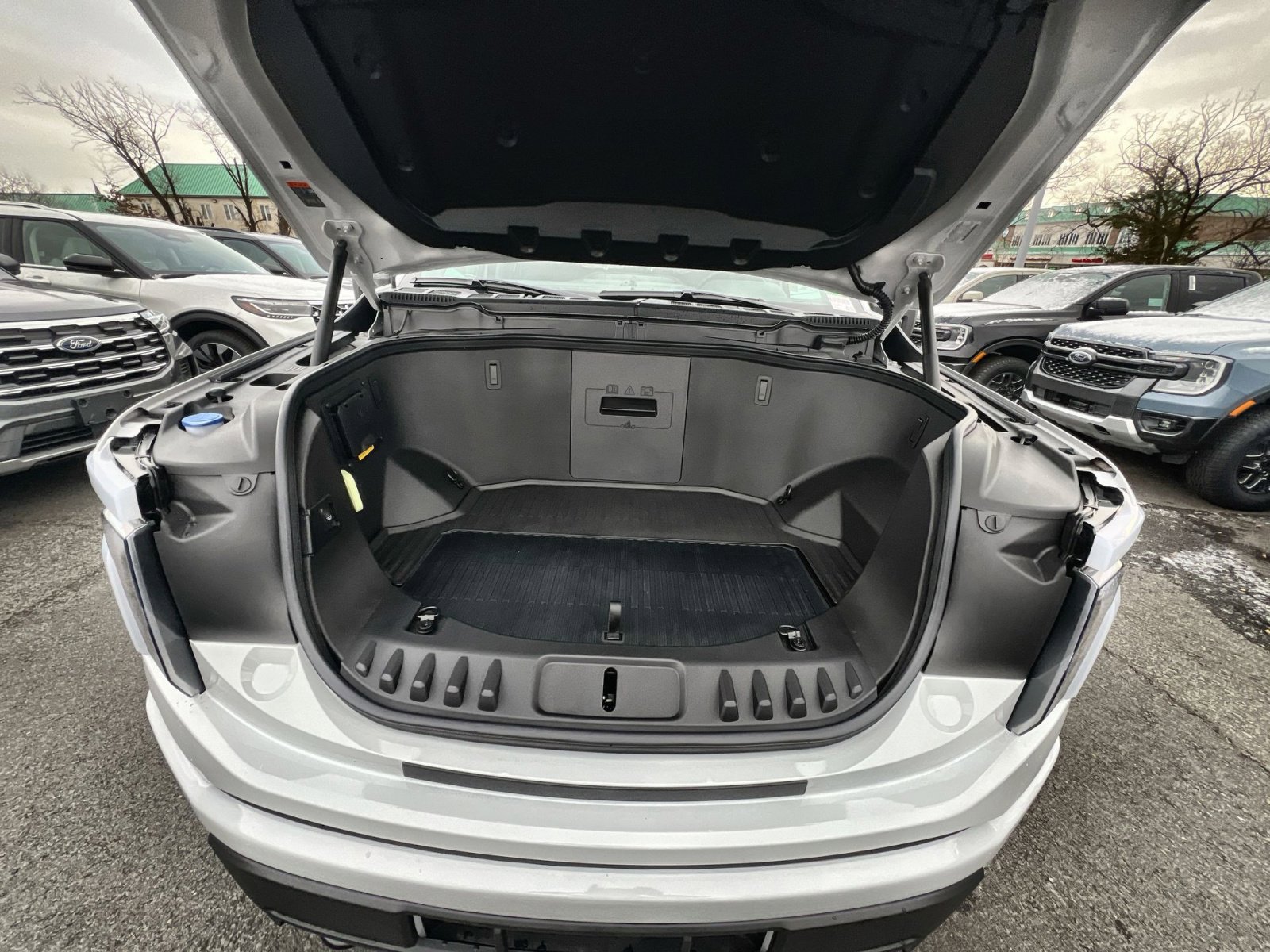 New 2025 Ford F150 Lightning XLT image 27