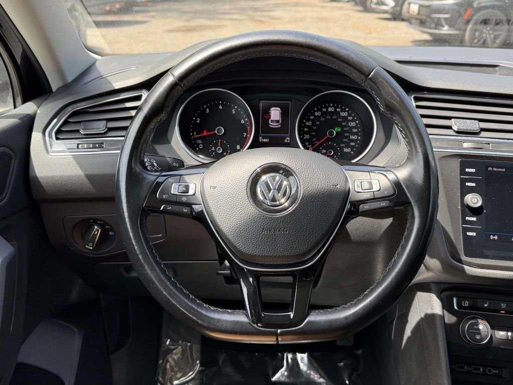 Used 2019 Volkswagen Tiguan SE AWD/4WD image 18