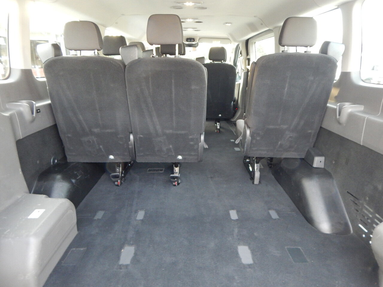 Used 2023 Ford Transit 350 XLT image 4