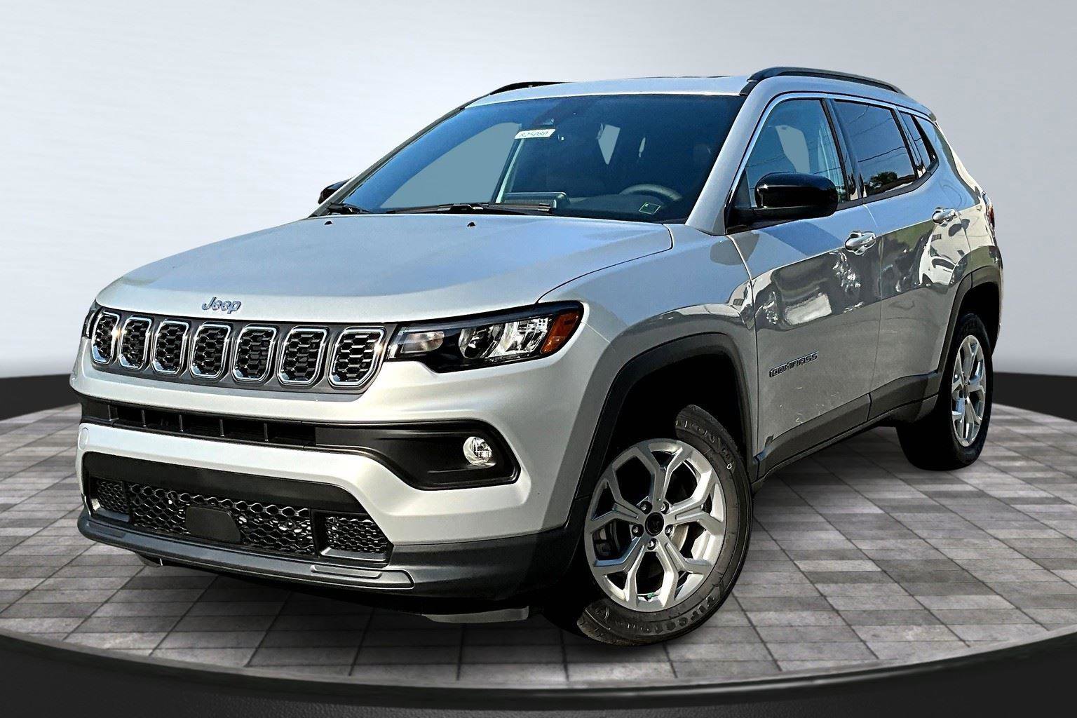 New 2025 Jeep Compass Latitude w/ Sun & Sound Group image 2