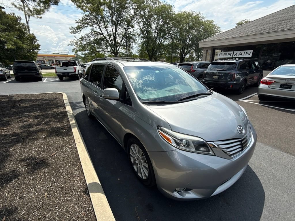 Used 2015 Toyota Sienna Limited Premium w/ Advanced Technology Package FWD image 8