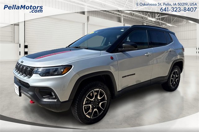 Used 2024 Jeep Compass Trailhawk image 8