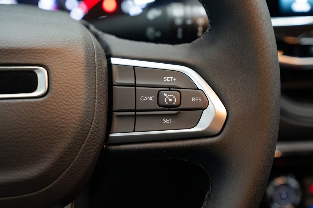 New 2026 Jeep Compass Latitude AWD/4WD image 15