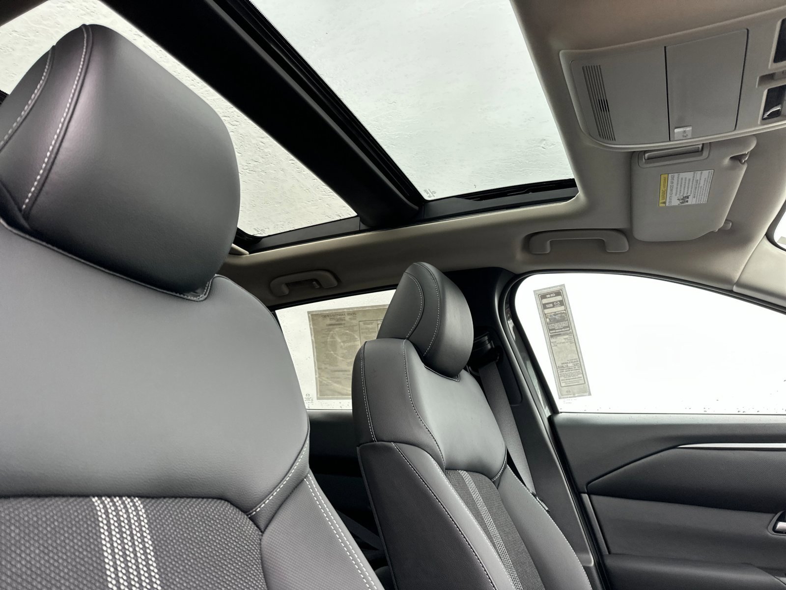 New 2025 MAZDA CX-50 AWD 2.5 S w/ Premium Package image 17