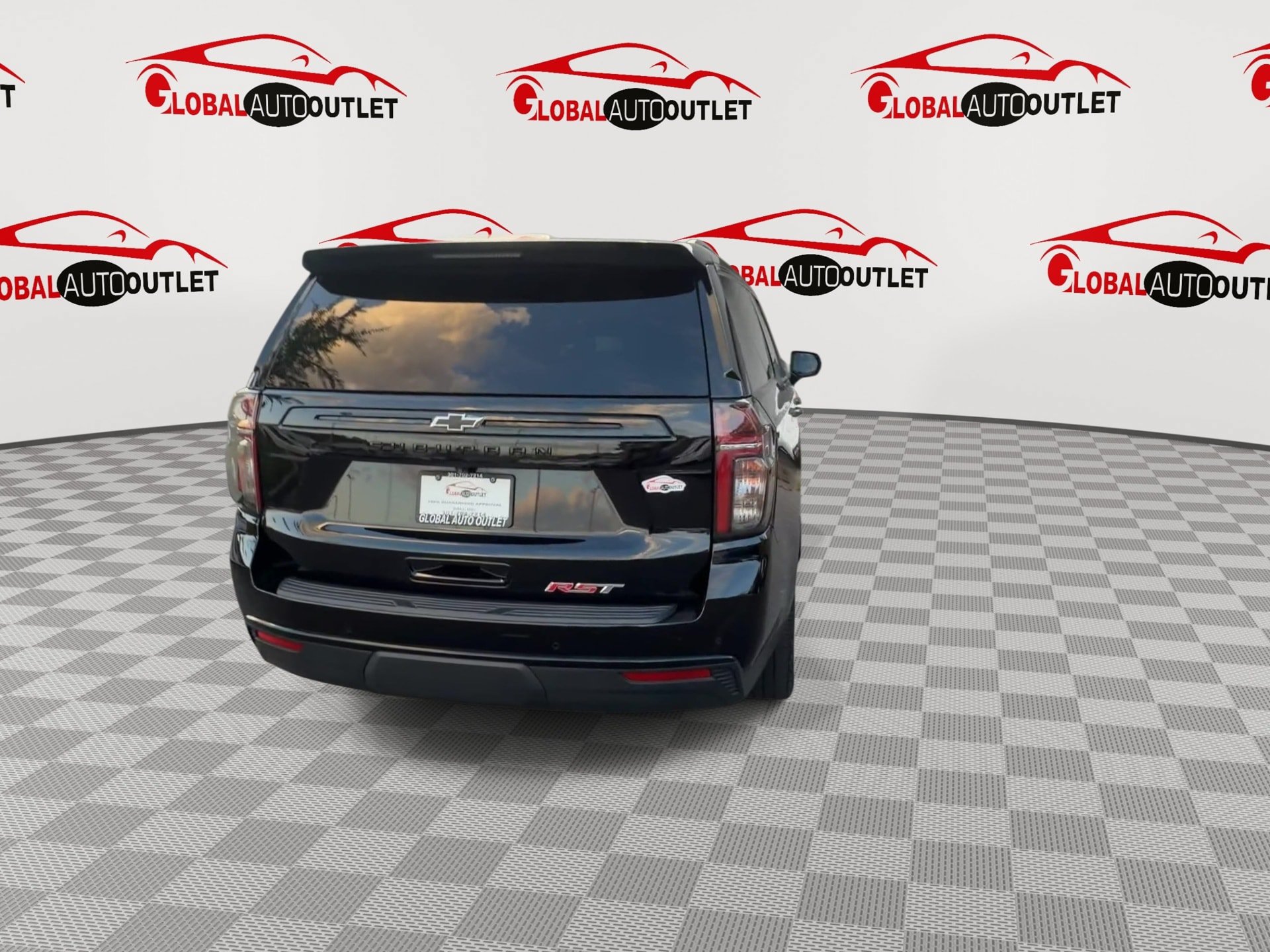 Used 2023 Chevrolet Suburban RST AWD/4WD image 8