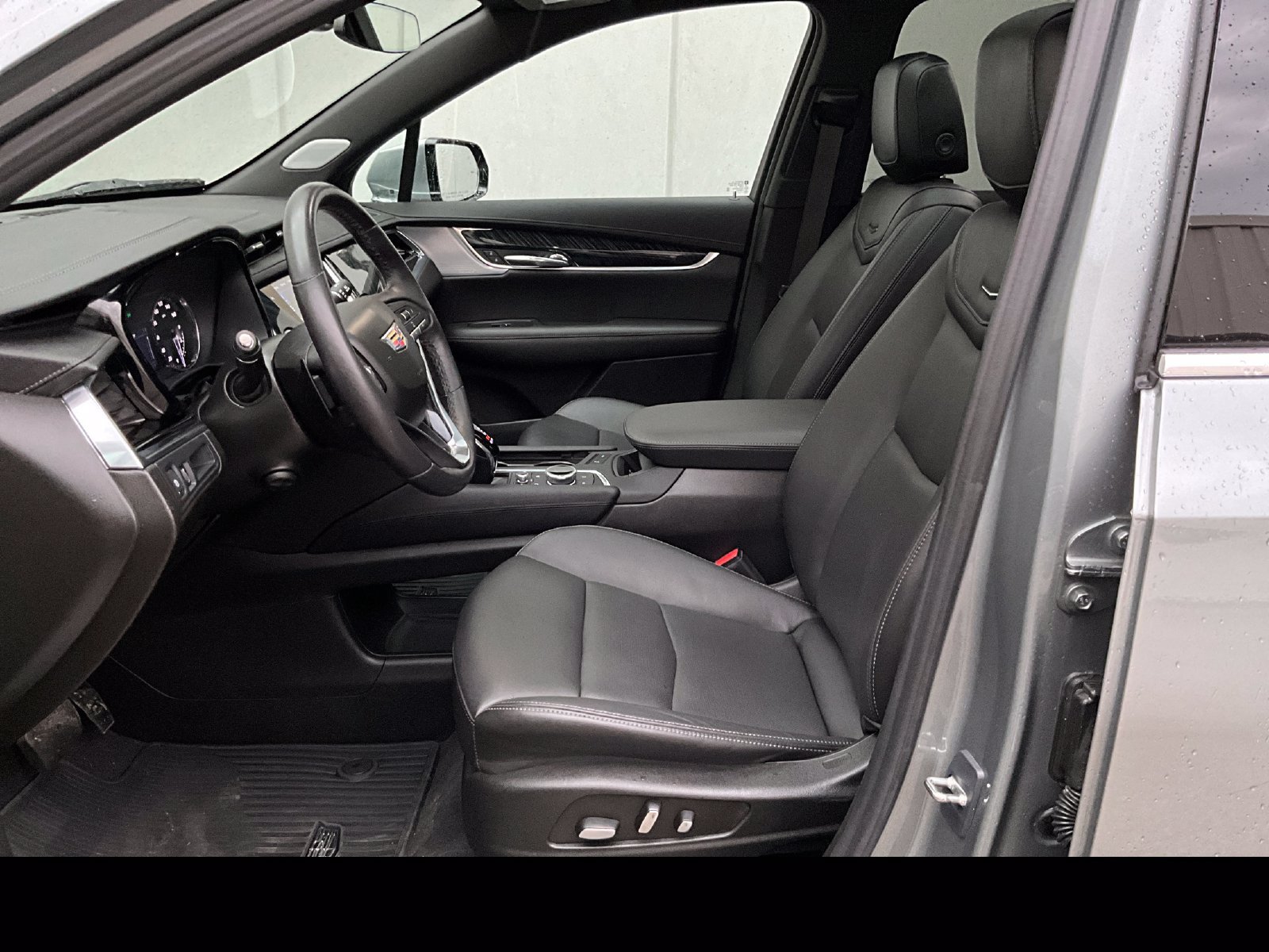 Certified 2023 Cadillac XT6 Premium Luxury AWD/4WD image 2