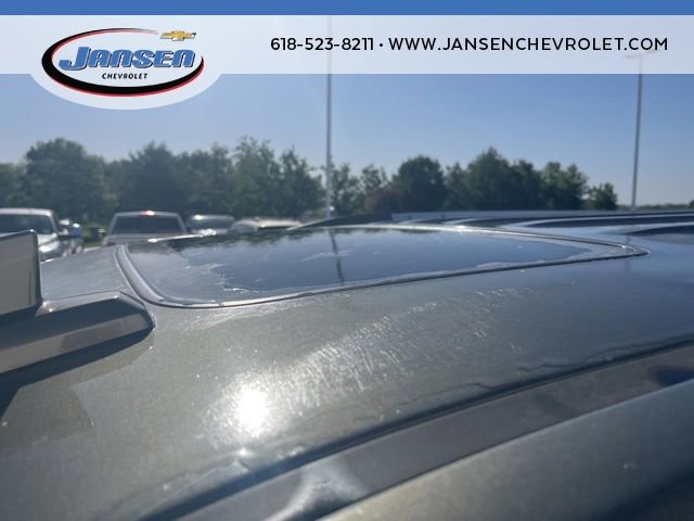 Used 2017 GMC Yukon Denali w/ Open Road Package AWD/4WD image 10