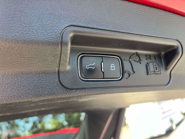 Used 2023 Ford Explorer XLT w/ Equipment Group 202A AWD/4WD image 21