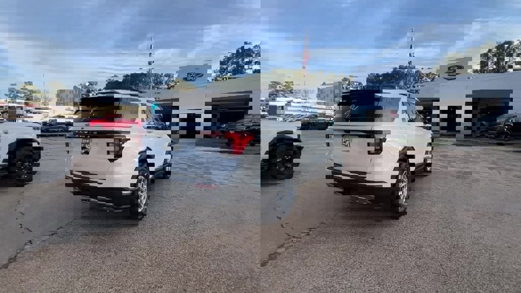 New 2026 Ford Explorer Active image 6