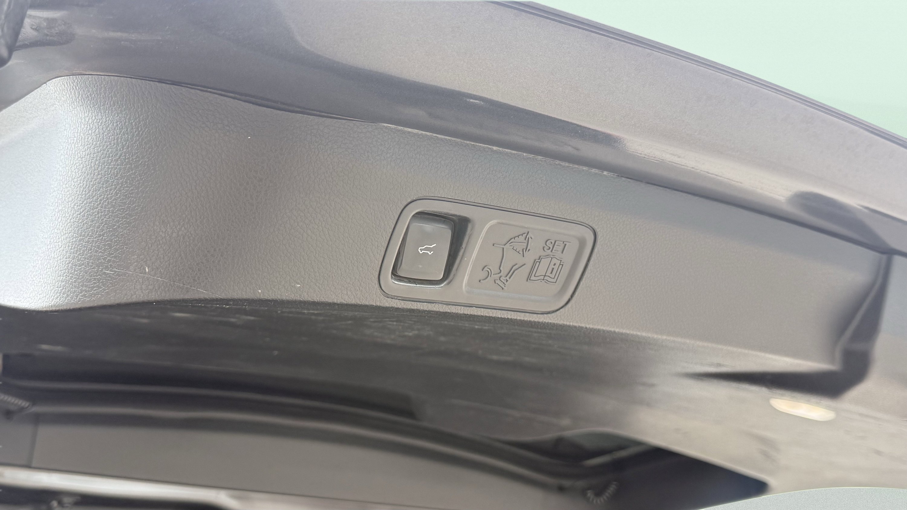 Used 2018 Ford Expedition Max XLT w/ Equipment Group 202A RWD image 16