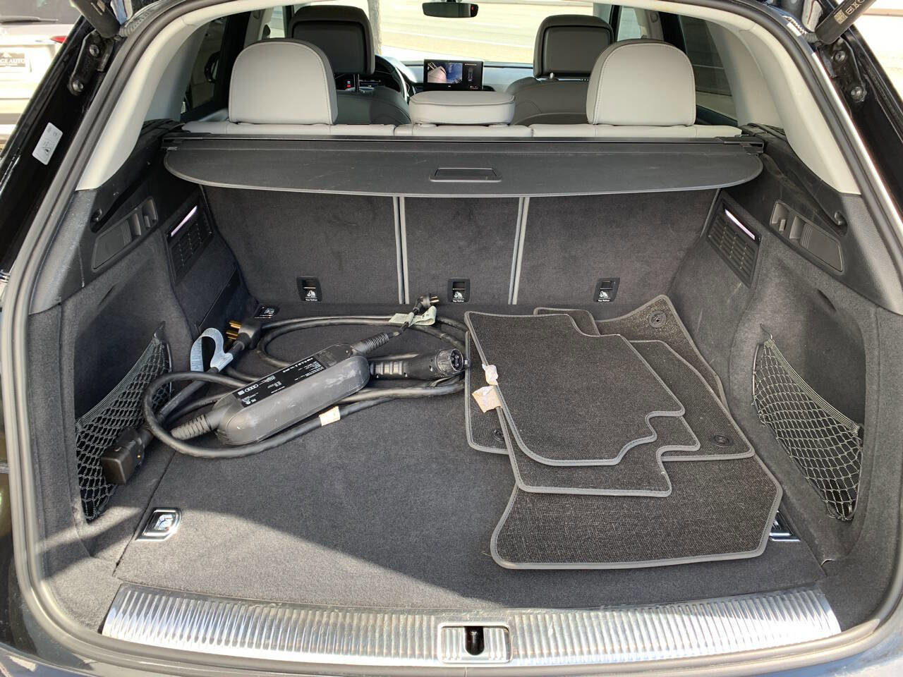 Used 2022 Audi Q5 e Premium image 11