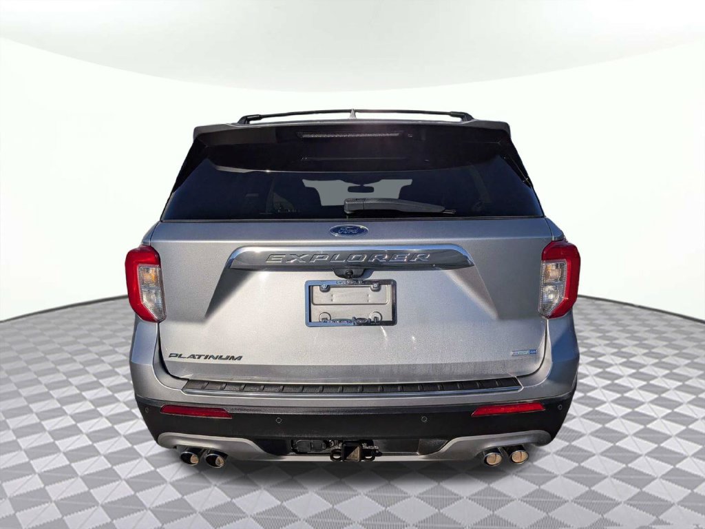 Used 2020 Ford Explorer Platinum w/ Premium Technology Package AWD/4WD image 2