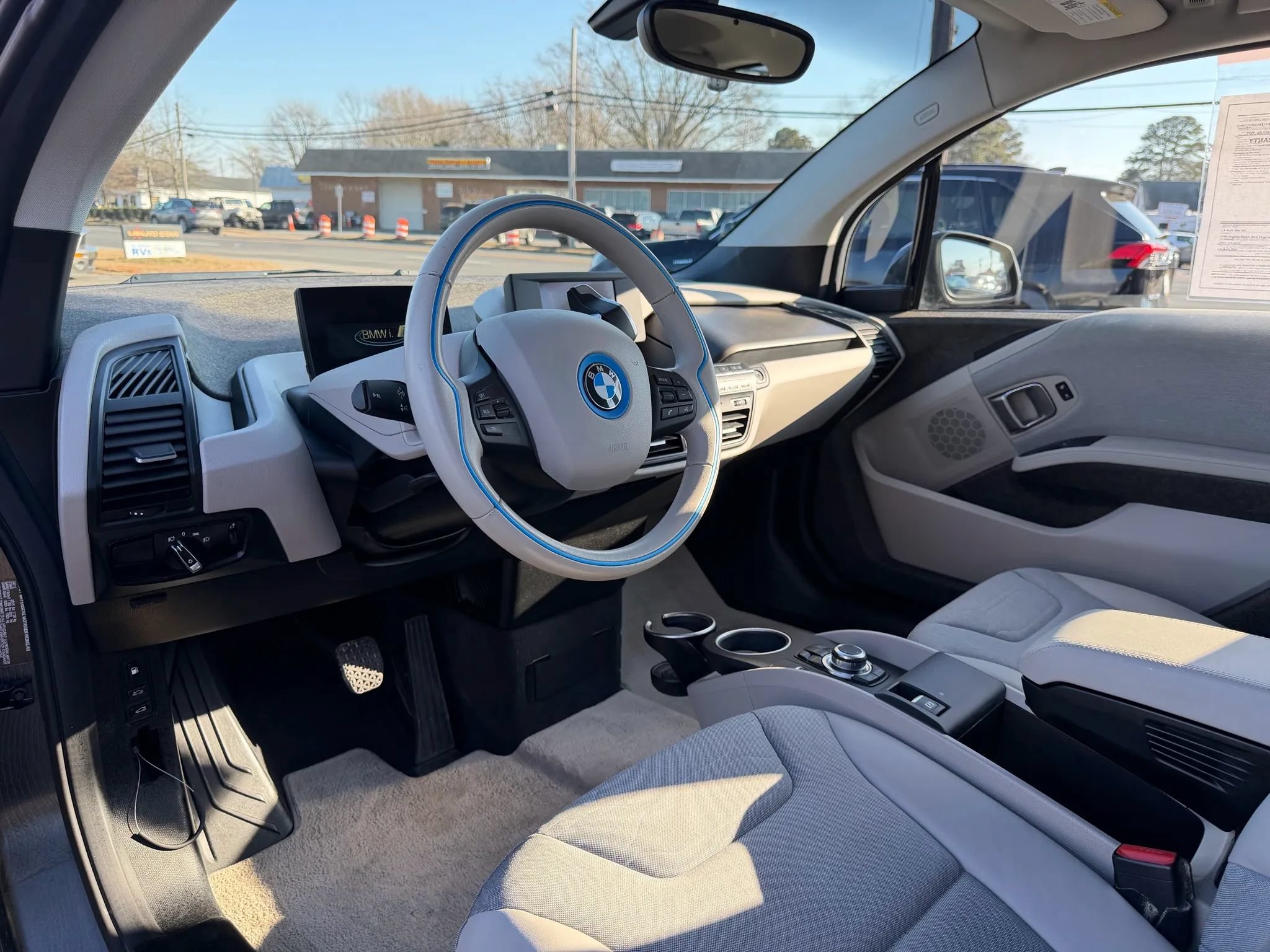 Used 2015 BMW i3 w/ Range Extender RWD image 13
