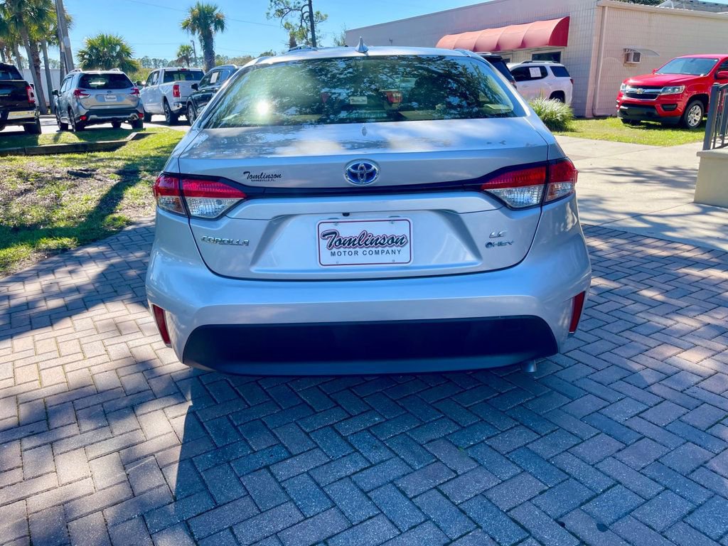 Used 2025 Toyota Corolla LE image 4