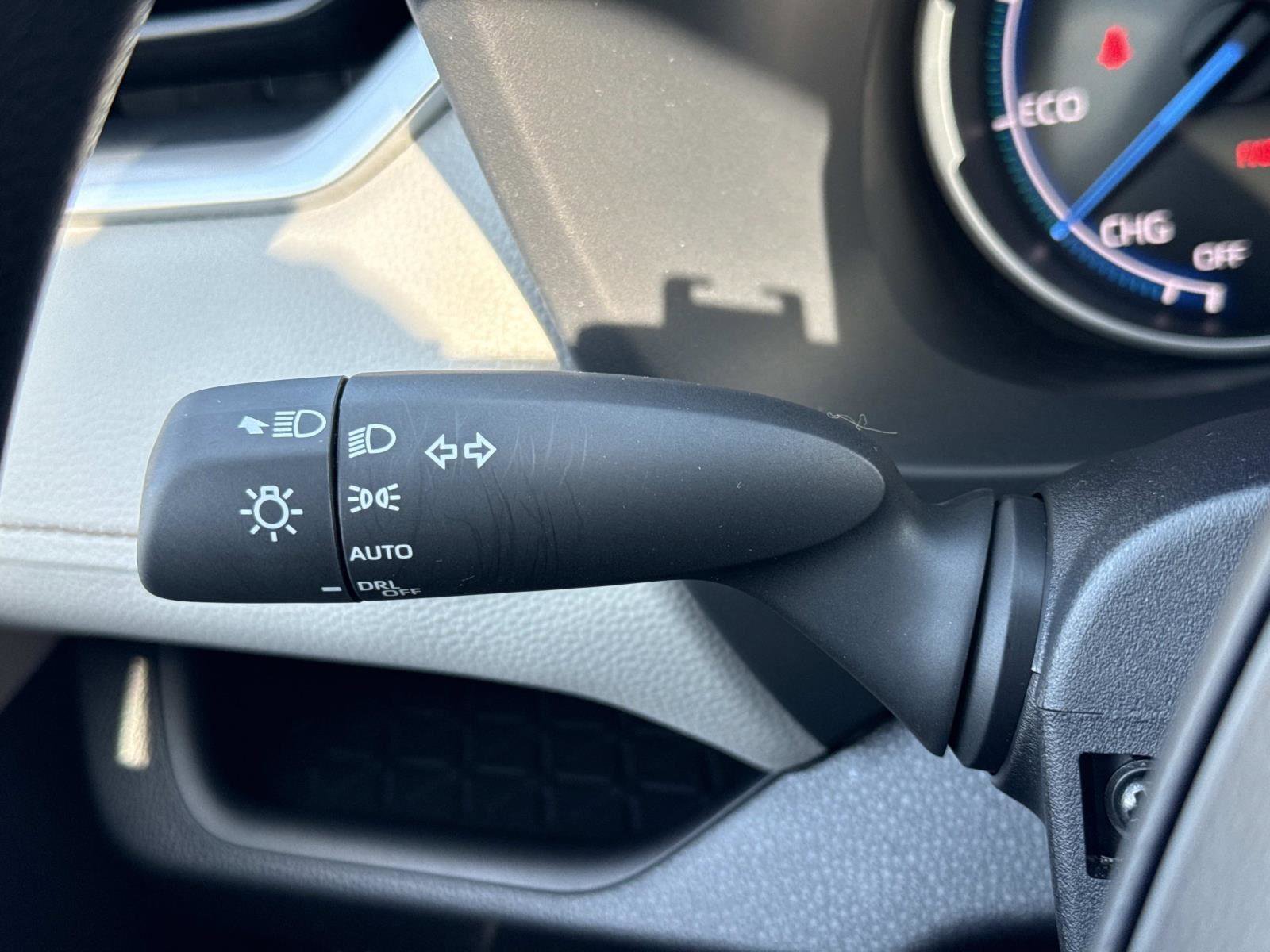 Used 2023 Toyota RAV4 XLE w/ Convenience Package image 11