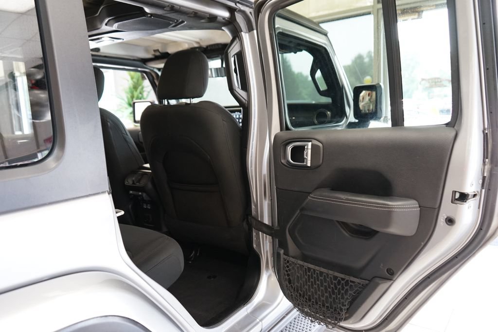 Used 2021 Jeep Wrangler Unlimited Sahara AWD/4WD image 45