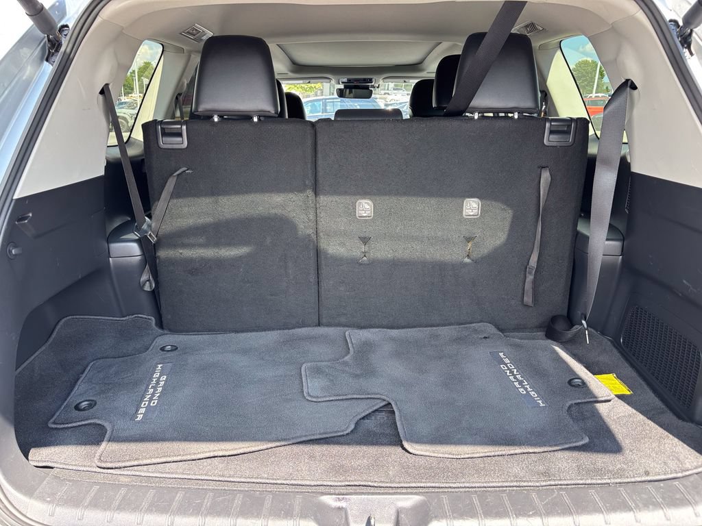 Used 2025 Toyota Grand Highlander AWD image 51