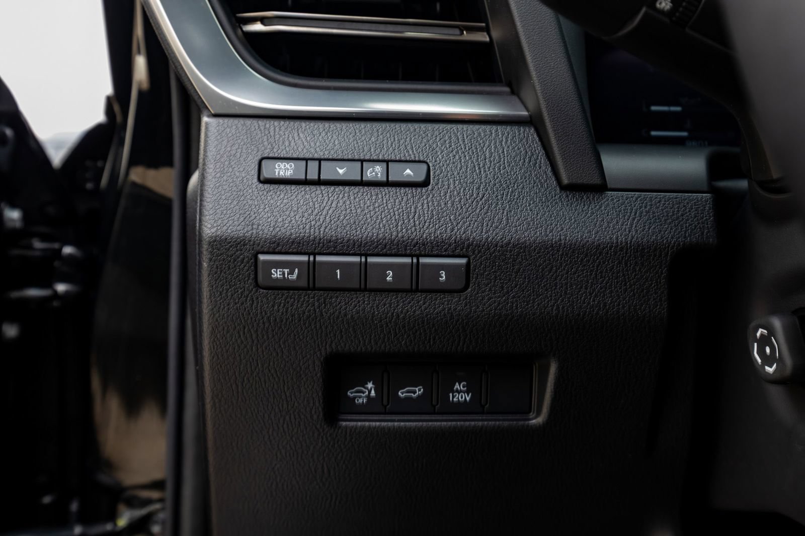 Used 2024 Lexus GX 550 w/ Accessory Package (31) AWD/4WD image 22