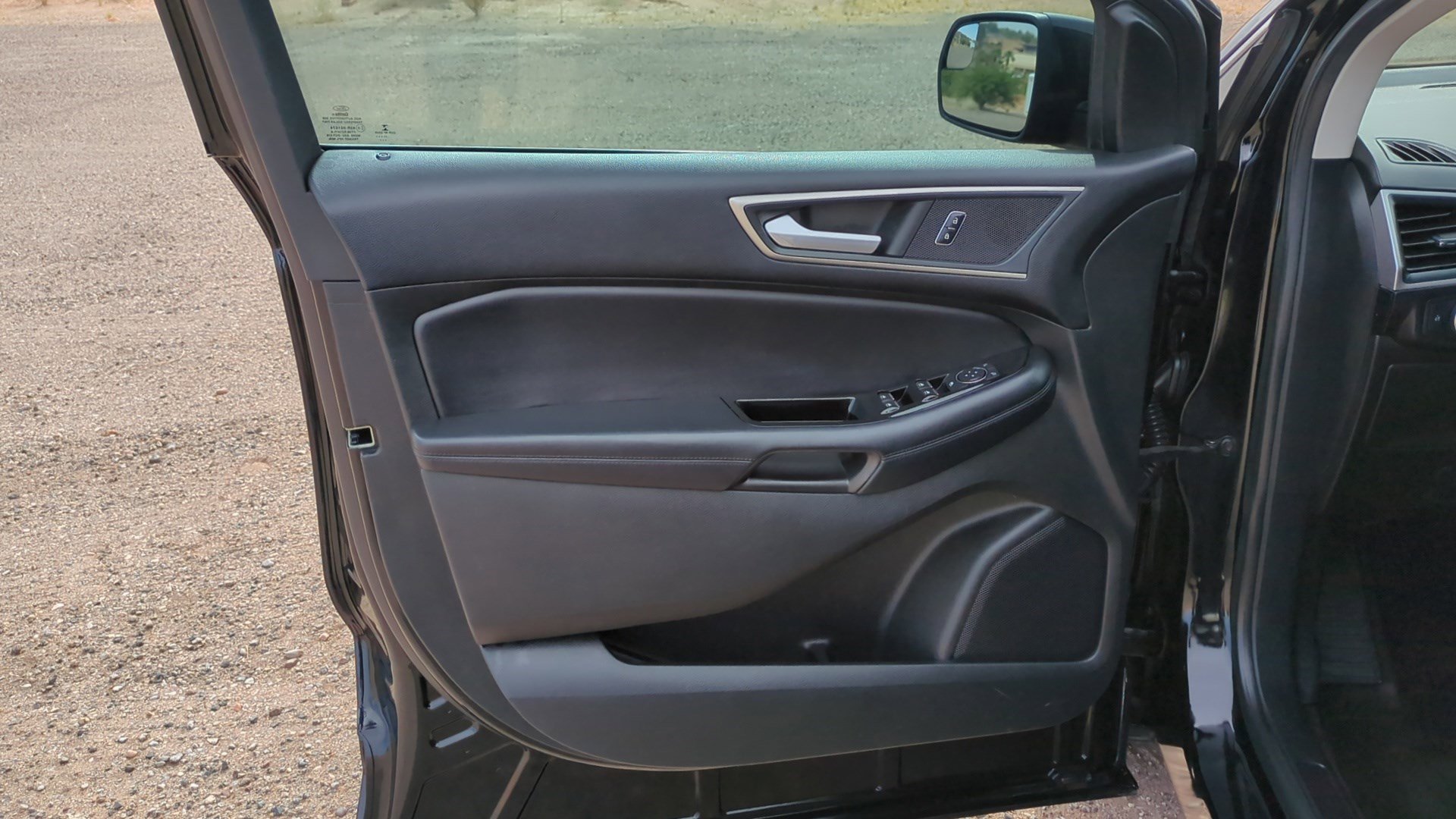 Used 2018 Ford Edge SEL w/ Equipment Group 201A FWD image 11