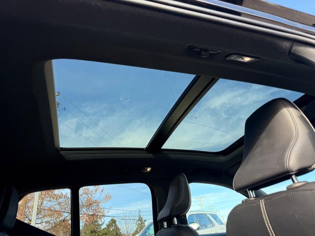 Used 2020 Volvo XC40 T5 R-Design w/ Protection Package Premier image 12