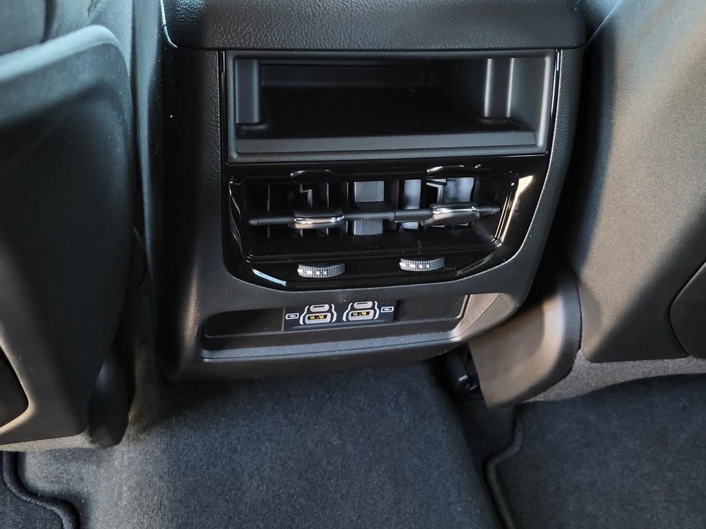 New 2024 Jeep Grand Cherokee Laredo X w/ Trailer Tow Package image 13