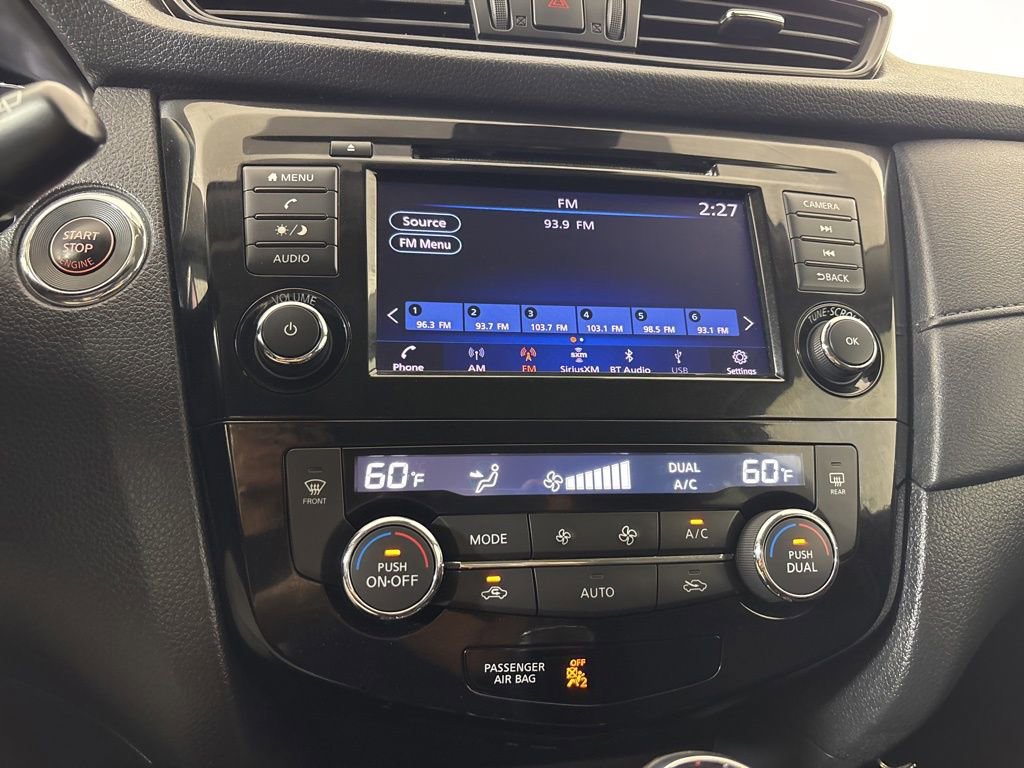 Used 2020 Nissan Rogue SV image 30