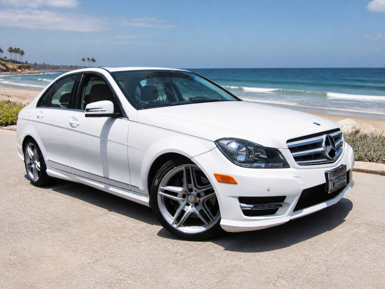 Used 2013 Mercedes-Benz C 300 4MATIC Sedan image 2