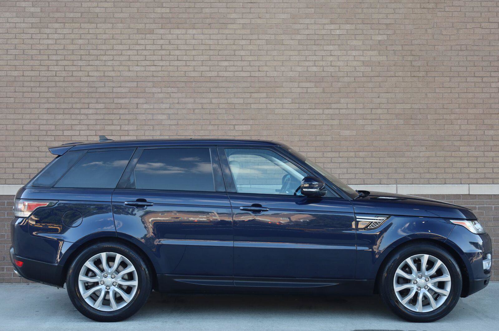 Used 2016 Land Rover Range Rover Sport HSE AWD/4WD image 3