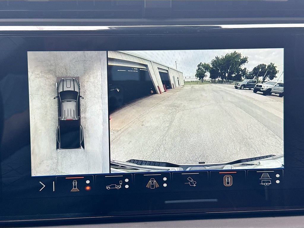 Used 2024 GMC Sierra 3500 Denali Ultimate AWD/4WD image 17