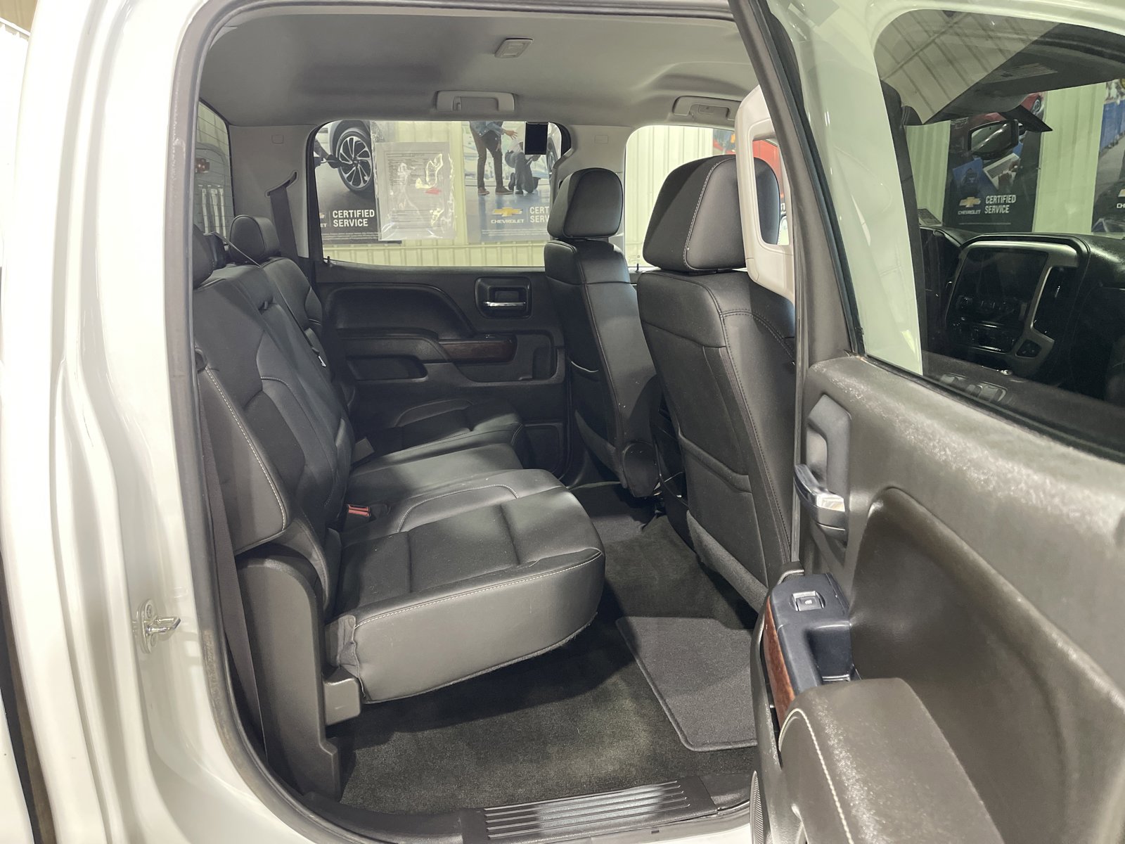 Used 2017 GMC Sierra 1500 SLT w/ SLT Premium Package image 16